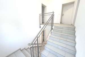ERSTBEZUG! Sonnige und großzügige 3-Zimmer-Dachgeschoss-Wohnung mit Balkon und moderner Einbauküche! – Lavendelweg 8, 85551 Kirchheim bei München – Vorschaubild 28