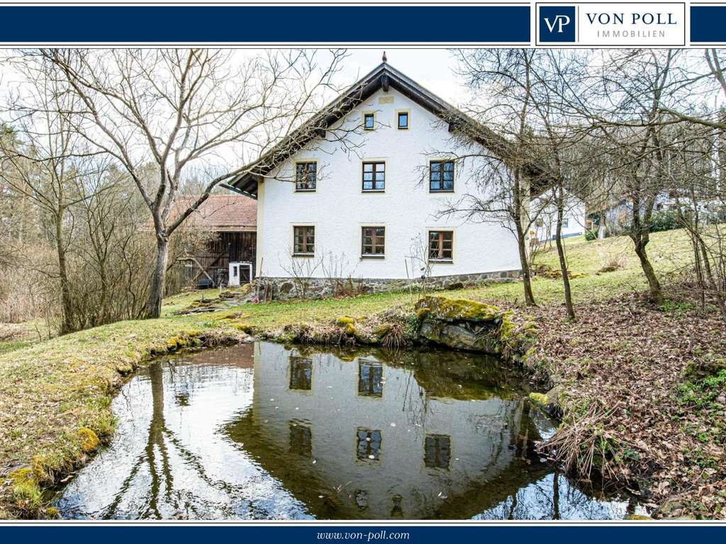 Immobilie in Weiding - „Idyllisches Bauernhaus mit Teich & eigener Quelle – Ruhe, Natur und Geschichte vereint“ - Bild 1