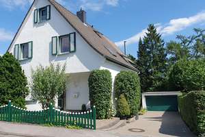 Freistehendes Einfamilienhaus mit Einliegerwohnung, Pool und großem Garten in Remscheid Süd – Die vollständige Adresse der Immobilie erhältst du vom Anbieter., 42859 Zentralpunkt, Remscheid – Vorschaubild 3