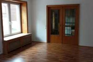 Zenrum nahe Neuwertige EG-Wohnung mit zwei Zimmern sowie Balkon und EBK in Siegen. Nicht Möbiert – Hambergstr. 15, 57074 Siegen, Siegen – Vorschaubild 3