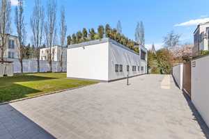 Bestlage: Architektenvilla im 
Bauhausstil mit 5 TG-Plätzen! – Regensburg – Vorschaubild 4