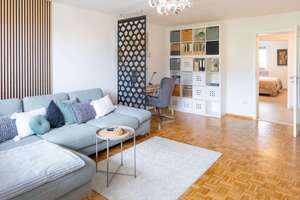 Attraktive 2-Zimmer-Wohnung mit Balkon - hochwertig ausgestattet & vollständig möbliert
