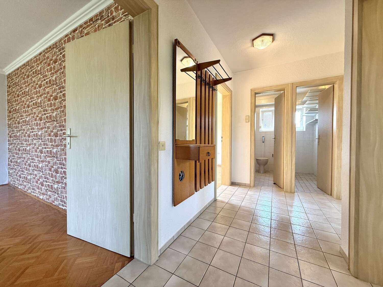 Immobilie in Tapfheim - Gepflegtes und charmantes Einfamilienhaus mit weitläufigem Garten - Bild 10