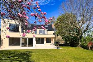 Exklusives "Traumhaus" in wunderschöner Ruhiglage mit Weitblick! 300qm, 2 Kamine, Sauna, Top EBK!