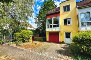 Ankommen - Wohlfühlen - Leben!
Reiheneckhaus mit Garten in Regensburg! – Die vollständige Adresse der Immobilie erhältst du vom Anbieter., 93055 Burgweinting-Harting, Regensburg – Vorschaubild 4