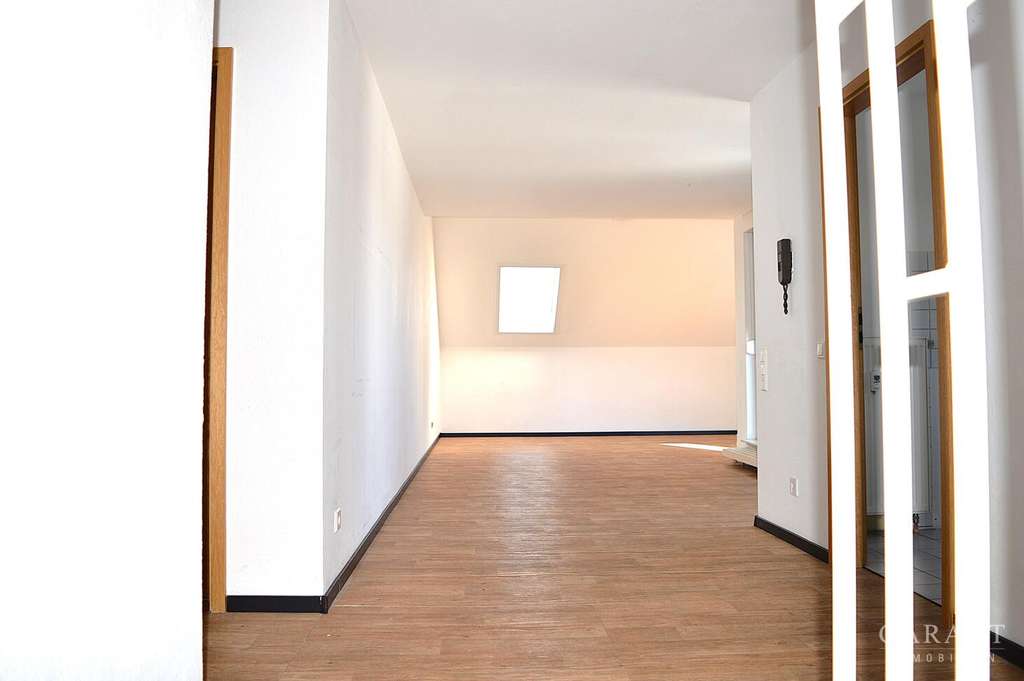 Immobilie in Eislingen/Fils - Stilvoll Wohnen oder clever investieren! 3 Zimmer-Maisonette-Wohnung mit zwei Balkonen und TG-Platz! - Bild 1