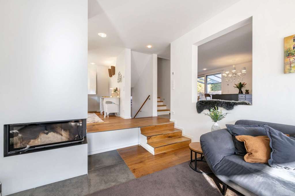 Immobilie in Straßlach-Dingharting - Modernes Einfamilienhaus mit Wärmepumpe, vier Schlafzimmern und sonnigem Garten - Bild 2