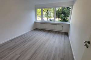 Erdgeschoß-frisch renoviert-separater Eingang-Balkon-Tiefgarage-von Privat – Elmshorner Straße 15, 25421 Pinneberg – Vorschaubild 7