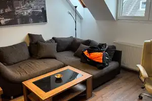 Zentrale, vollmöblierte 2-Zimmer-Wohnung mit Stil & Herz - ideal für Paare & Einzelpersonen ! – Düsseldorf – Vorschaubild 2