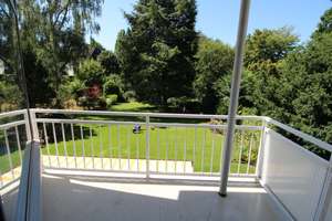 ZOO/DÜSSELTAL EXKLUSIV RENOVIERT BALKON INS GRÜNE SEP. KÜCHE LAMINAT MODERNES DUSCHBAD HOCHPARTERRE – Heinrichstraße 60A, 40239 Düsseltal, Düsseldorf – Vorschaubild 9
