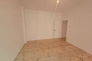 2 Zimmerwohnung mit Balkon, Einbauküche und Duschbad – Wriezener Straße 30, 13359 Gesundbrunnen, Berlin – Vorschaubild 3