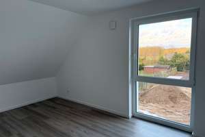 ...Neubau Erstbezug! Attraktives und modernes Reihenhaus mit S- W Terrasse und zwei Stellplätzen  – Hamburger Str. 66 a, 21493 Schwarzenbek – Vorschaubild 20