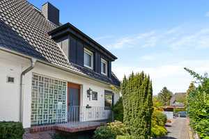 Reihenendhaus mit Garage und Garten in ruhiger Wohnlage von Alt-Rahlstedt! – Hamburg – Vorschaubild 3