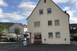 Ansprechende, gepflegte 3-Zimmer-DG-Wohnung zur Miete in Albstadt-Truchtelfingen – Zollernalbkreis – Vorschaubild 1