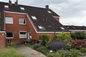 Charmantes Reihenmittelhaus in Lübeck-St. Gertrud   -                Eigenland und Provisionsfrei 