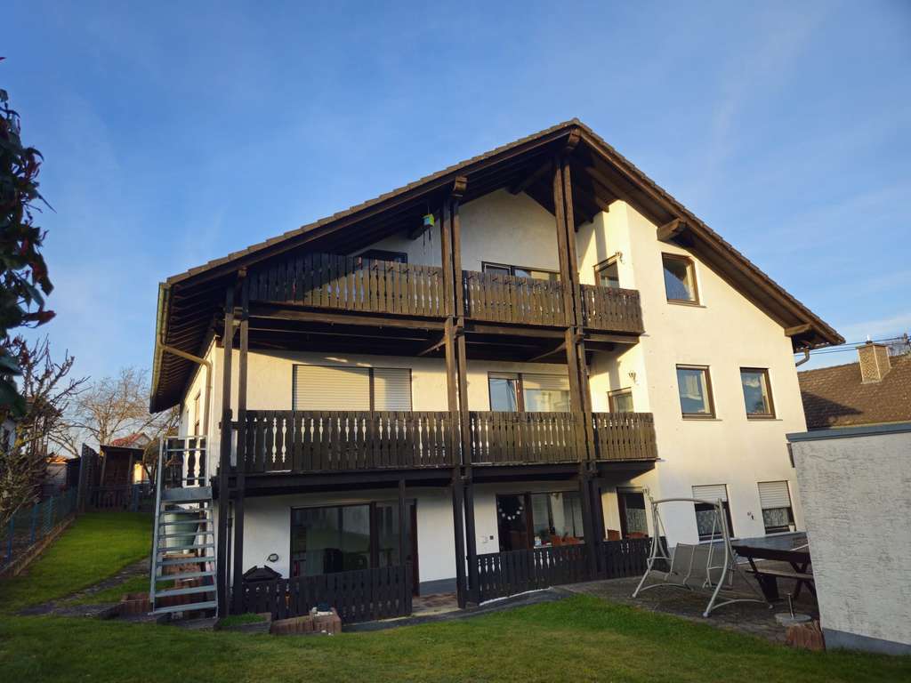 Immobilie in Raubach - Großzügiges Mehrparteienhaus mit drei Garagen in Raubach - Bild 1