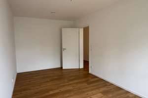 Perfekte 4-Zimmer-Wohnung für Familien mit Einbauküche, Loggia und Keller inklusive!  – Biedenkopfer Straße 52, 13507 Tegel, Berlin – Vorschaubild 10
