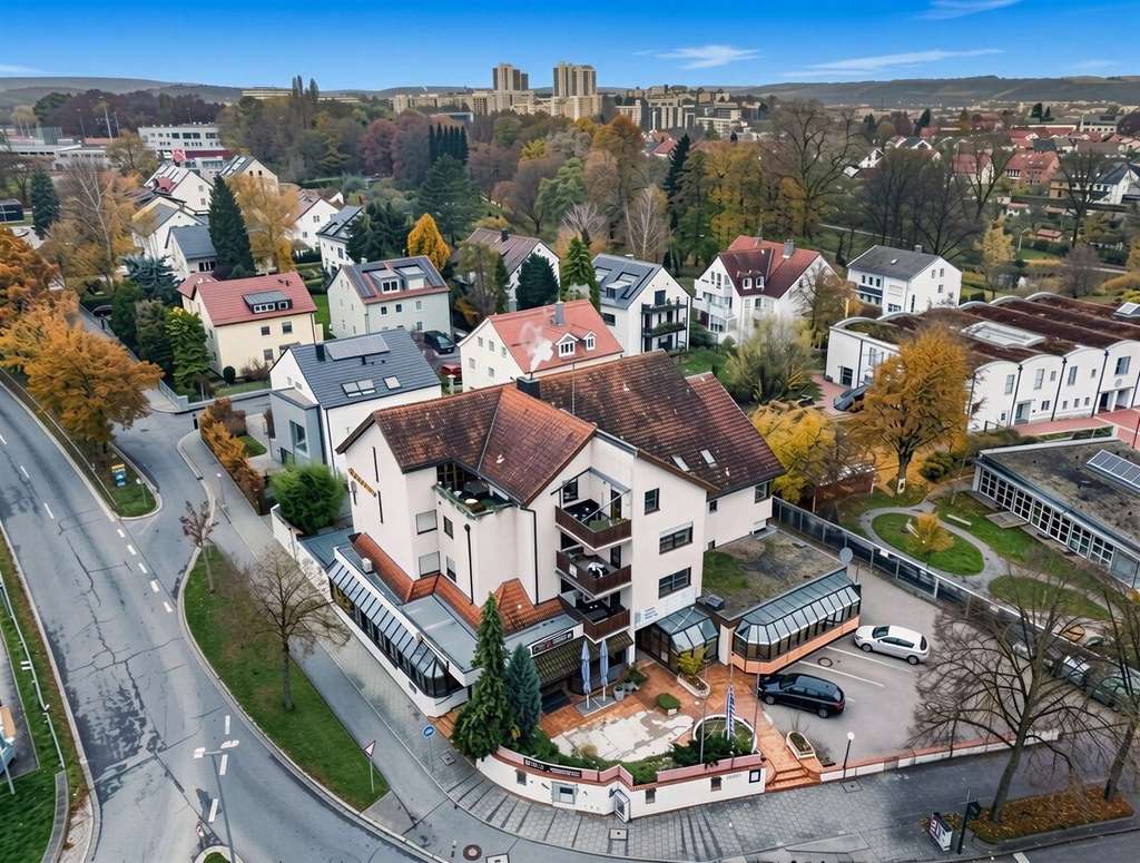 Immobilie in Regensburg - Regensburg, Kumpfmühl: Urbanes Wohnen mit viel Potenzial: 2-Zimmer-Wohnung mit großem Balkon - Bild 1