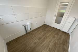 Frisch renovierte 2,5 Zimmer-Wohnung mit Balkon im Hochparterre – Fregattenstr. 26, 23558 Buntekuh, Lübeck – Vorschaubild 6