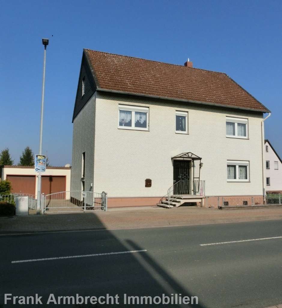 Immobilie in Bockenem - Zweifamilienhaus mit attraktivem Grundstück in Bornum zu verkaufen. - Bild 1