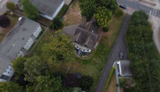 Bild von Rarität ! Großes 2-Familienhaus ! Großes Grundstück ! Bauplatz