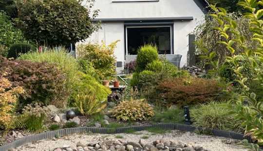 Bild von Wohnen und vermieten 2 verbundene Einfamilienhäuser in Wellingsbüttel