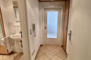 Frisch renovierte 2-Zimmer-Wohnung mit Balkon, Einbauküche und Stellplatz in der Zellerau – 97082 Zellerau, Würzburg – Vorschaubild 4