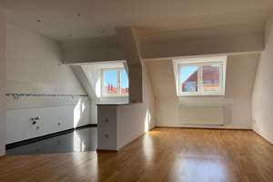29.04.26-AJ an CS, MB 01.07.26. Ein Schmuckstück unterm Dach mit Terrasse und Klimaanlage. – Heinickestr. 27, 4129 Eutritzsch, Leipzig – Vorschaubild 1