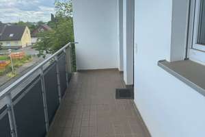 Schöne 2 Zimmer Wohnung mit großem Balkon