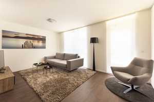 Wohnen im Park - sonnige 2-Zimmer-Wohnung im 3.OG mit Blick ins Grüne – Werner-Uhlworm-Str. 10, 99085 Erfurt – Vorschaubild 2