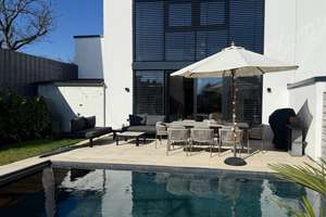 Luxuriöses neues Einfamilienhaus mit Pool - perfekt geeignet für Familie mit Kindern – Die vollständige Adresse der Immobilie erhältst du vom Anbieter., 40822 Mettmann – Vorschaubild 1