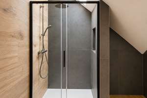 Hochwertig kernsanierte 3-Zimmer-Wohnung mit Designbad und Einbauküche