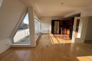 Attraktive 2-Zimmer-DG-Wohnung – bezugsfrei mit Balkon & Stellplatz – Die vollständige Adresse der Immobilie erhältst du vom Anbieter., 12309 Lichtenrade, Berlin – Vorschaubild 2