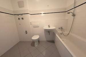 Charmante Maisonette-Wohnung mit eigenem Garten in Berlin ** Provisionsfrei** – Gustelstraße 20c, 12524 Altglienicke, Berlin – Vorschaubild 8