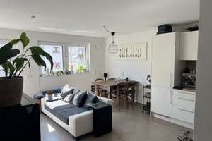 Besichtigung: 4.5. um 18:00 Uhr - Neuwertige 3 Zimmer Wohnung auf 67 m² mit Aufzug  & Balkon – Weyerstraße 120, 50676 Altstadt/Süd, Köln – Vorschaubild 1