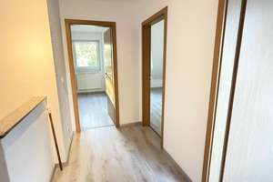 Ideal für die ganze Familie: Bezugsfreies 4-Zimmer-Reihenendhaus in Bümmerstede – Ihr neues Zuhause  – Die vollständige Adresse der Immobilie erhältst du vom Anbieter., 26133 Bümmerstede, Oldenburg (Oldenburg) – Vorschaubild 9