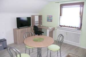 Ruhige, möblierte 1,5-Zimmer-DG-Wohnung nur für Wochenendheimfahrer – Homannweg 9, 90469 Langwasser Südwest, Nürnberg – Vorschaubild 4