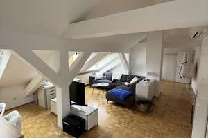 Helle Dachgeschosswohnung mit Charme in Top-Lage – Uni & Innenstadt fußläufig erreichbar