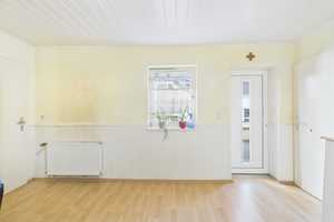 Teilmodernisiertes Einfamilienhaus mit Garage und Nebengebäude in Vettweiß-Kelz! – Broichstraße 7, 52391 Düren (Kreis) – Vorschaubild 4