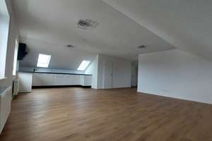Neu renovierte Dachgeschoss - Wohnung mit Balkon - sofort frei – Die vollständige Adresse der Immobilie erhältst du vom Anbieter., 73485 Unterschneidheim – Vorschaubild 3