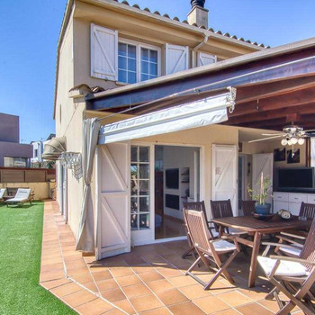 Garten, Pool und Leben im Freien in Vilablareix