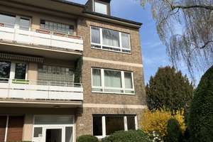 Gut geschnittene 2-Zimmerwohnung im 1.OG, mit Balkon und EZ Garage