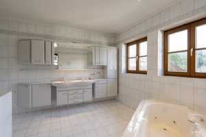Das Landhaus für die Familie! Rarität: Zweifamilienvilla mit zus. Appartement, Kachelofen & Wellness – Garmisch-Partenkirchen (Kreis) – Vorschaubild 63