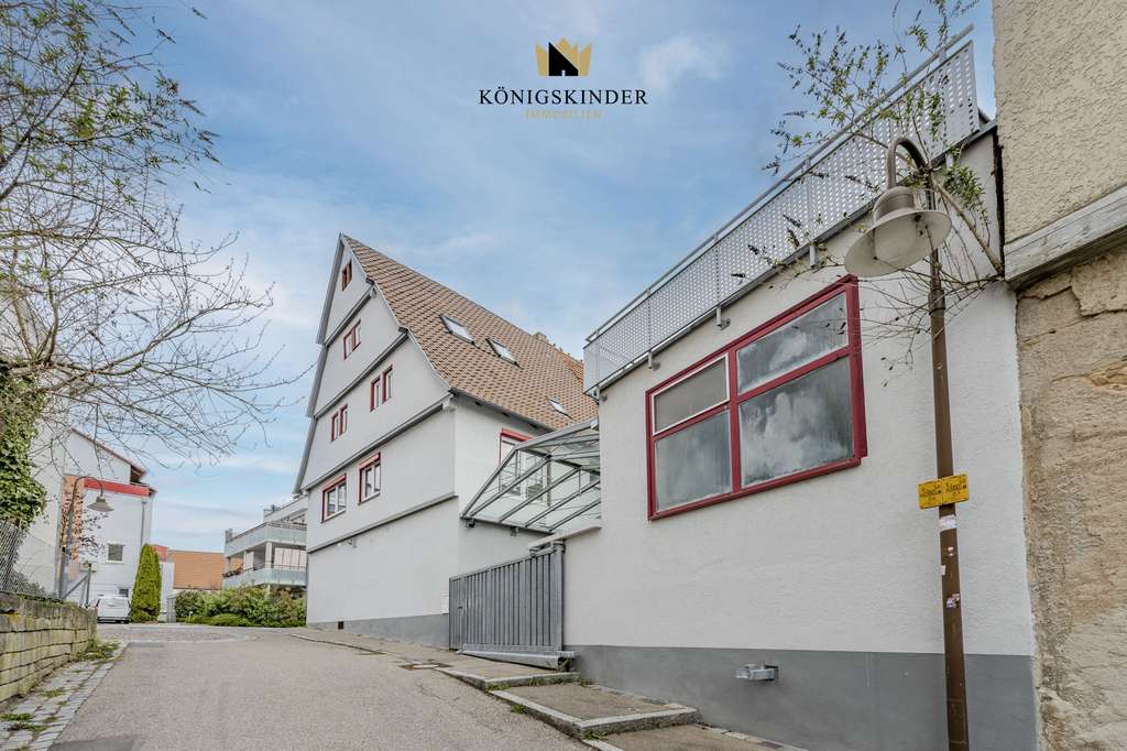 Immobilie in Weil im Schönbuch - Attraktives Geschäftshaus in zentraler Lage mit zusätzlichen 3 Wohneinheiten. Sofort verfügbar - Bild 1