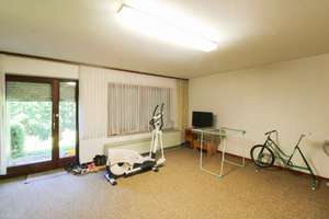 Zögern Sie nicht: Gepflegte Doppelhaushälfte mit Garten& Garage  – Die vollständige Adresse der Immobilie erhältst du vom Anbieter., 37603 Holzminden – Vorschaubild 12