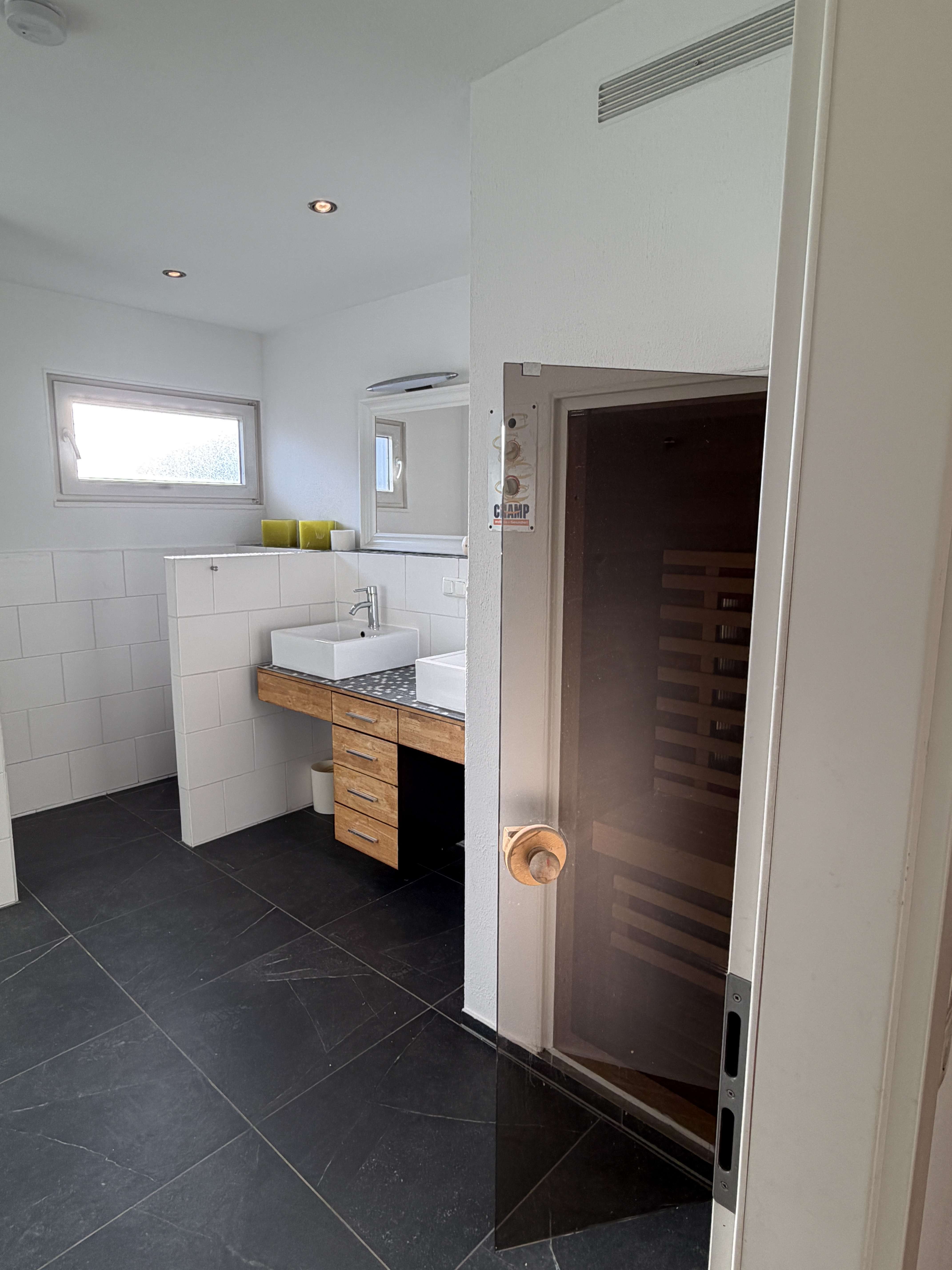 Immobilie in Kreuzwertheim - Haus, Wohnhaus, Einfamilienhaus mit großer Einliegerwohnung in Kreuzwertheim - Bild 14