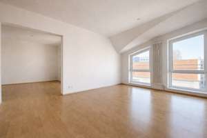 ###HEIDRICH Immobilien - Schöne Dachgeschosswohnung am Antonplatz###