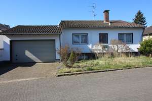Reserviert!  Freistehendes Haus mit großzügigen Garagen und Garten in Meschenich  – Die vollständige Adresse der Immobilie erhältst du vom Anbieter., 50997 Meschenich, Köln – Vorschaubild 2
