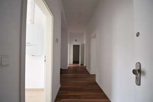 Altbaucharme in zentraler Lage! Renovierte 3-Zi-Whg mit Balkon in Oberhausen – Langemarktstraße 20, 46045 Altstadt-Mitte, Oberhausen – Vorschaubild 2