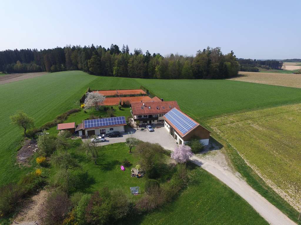 Immobilie in Bodenkirchen - ... traumhaft ruhige Alleinlage - Anwesen mit 330m² + Nebengebäuden auf ca. 7.000m² Grund ... - Bild 0